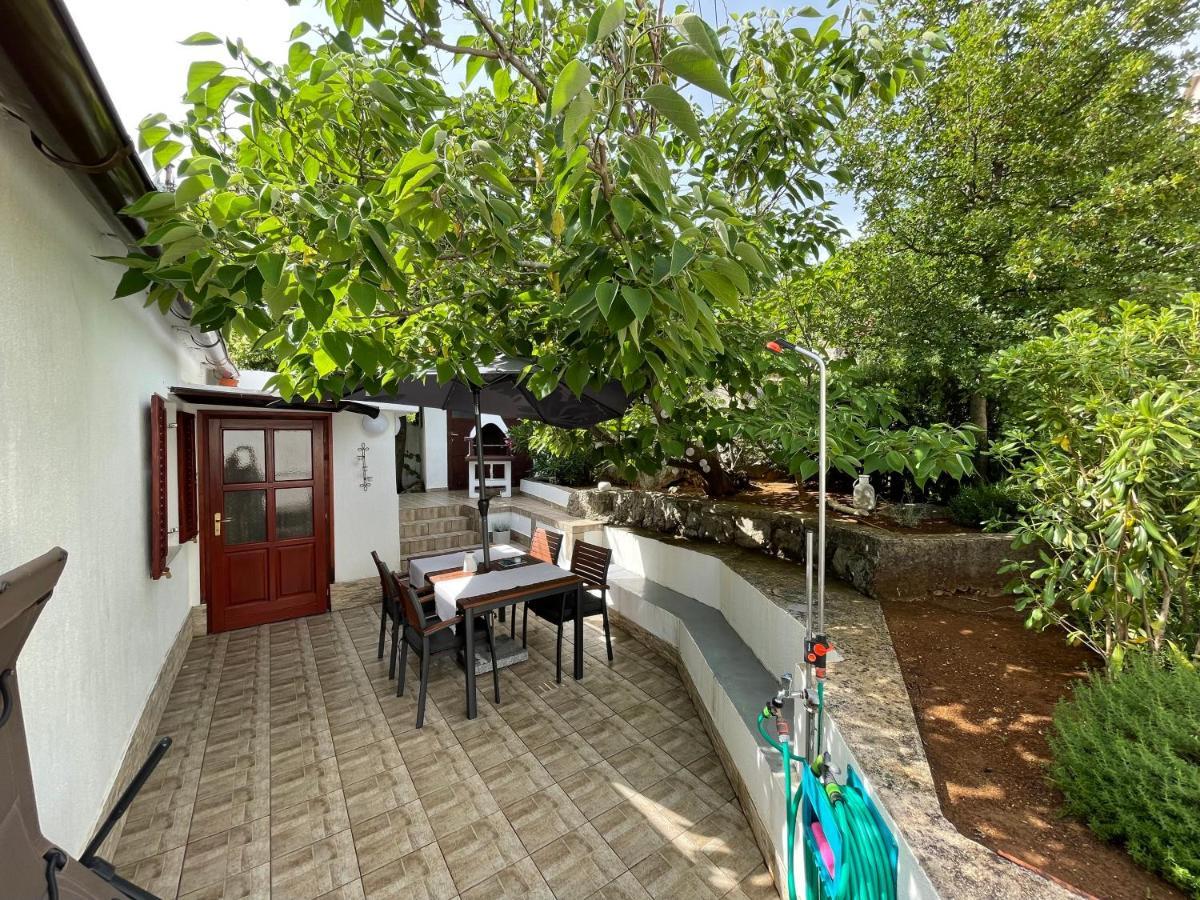 Holiday Home Cesarica Karlobag Ngoại thất bức ảnh