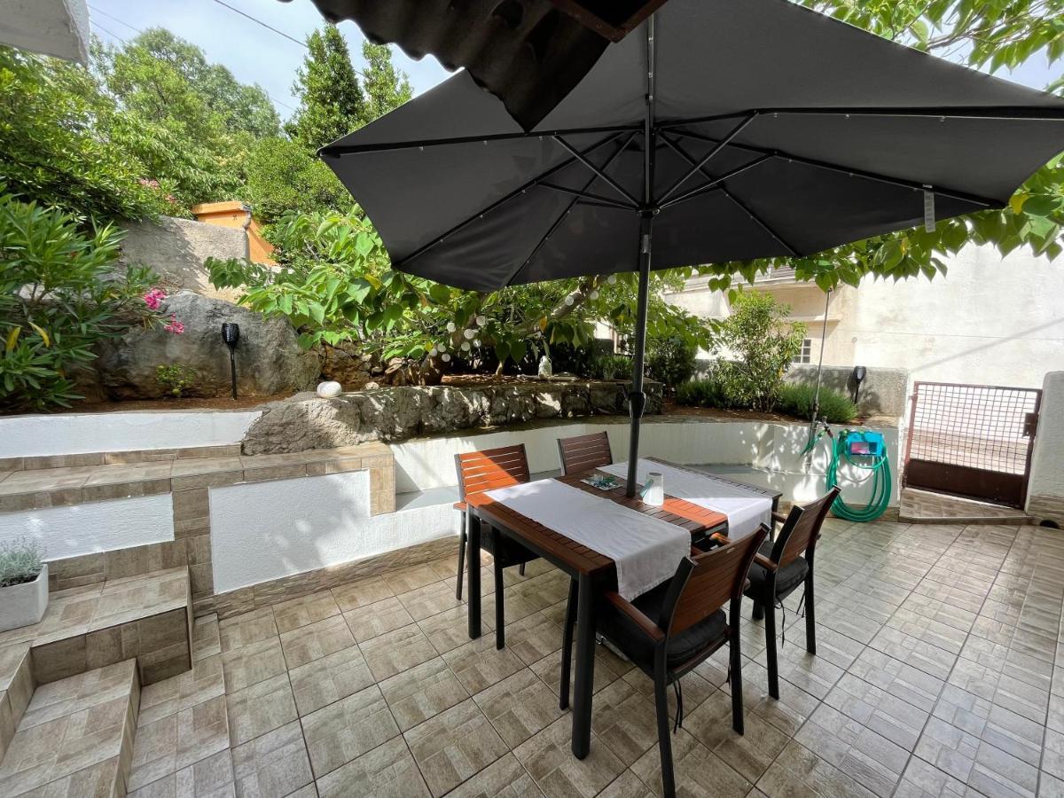 Holiday Home Cesarica Karlobag Ngoại thất bức ảnh