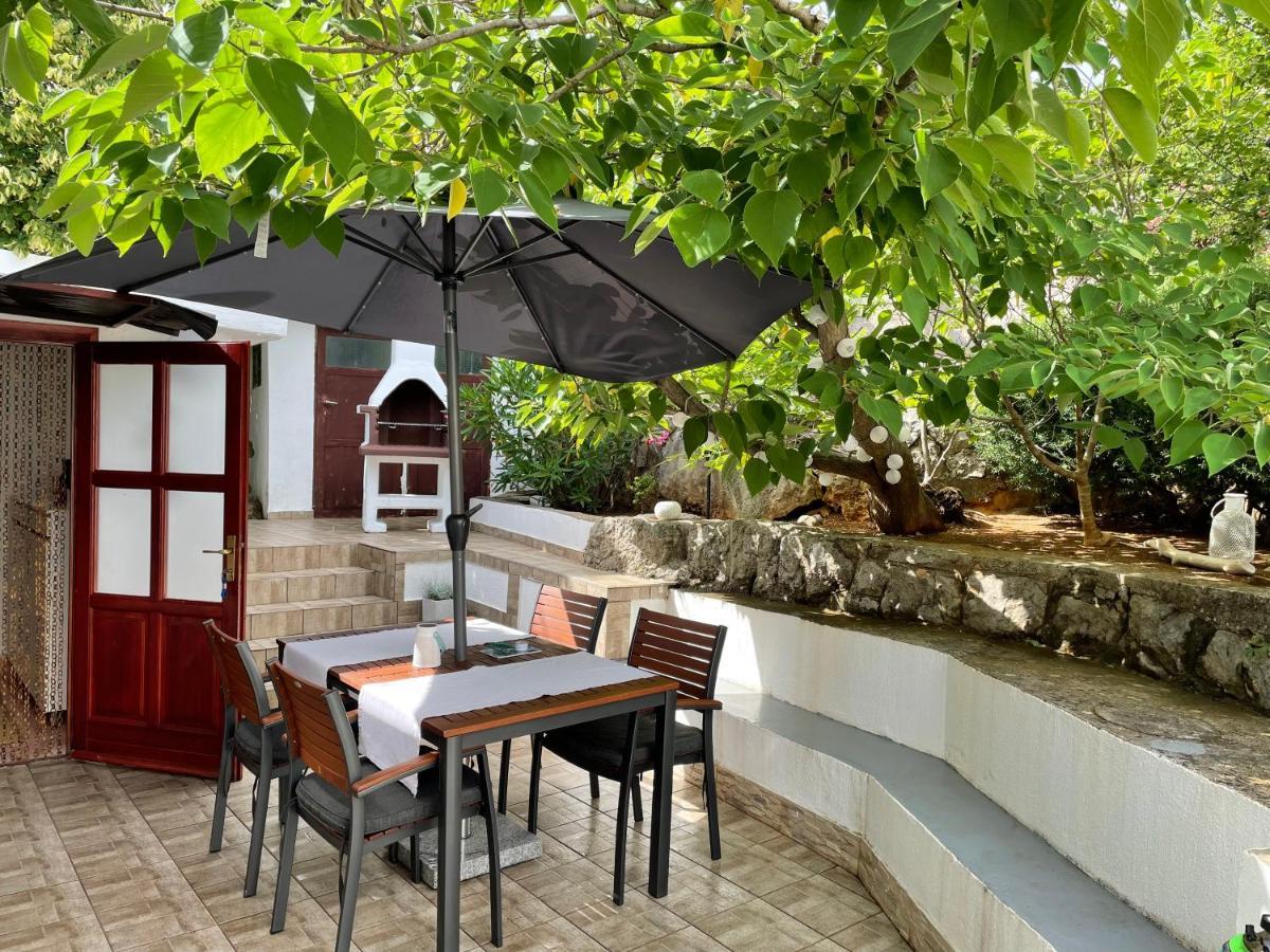 Holiday Home Cesarica Karlobag Ngoại thất bức ảnh