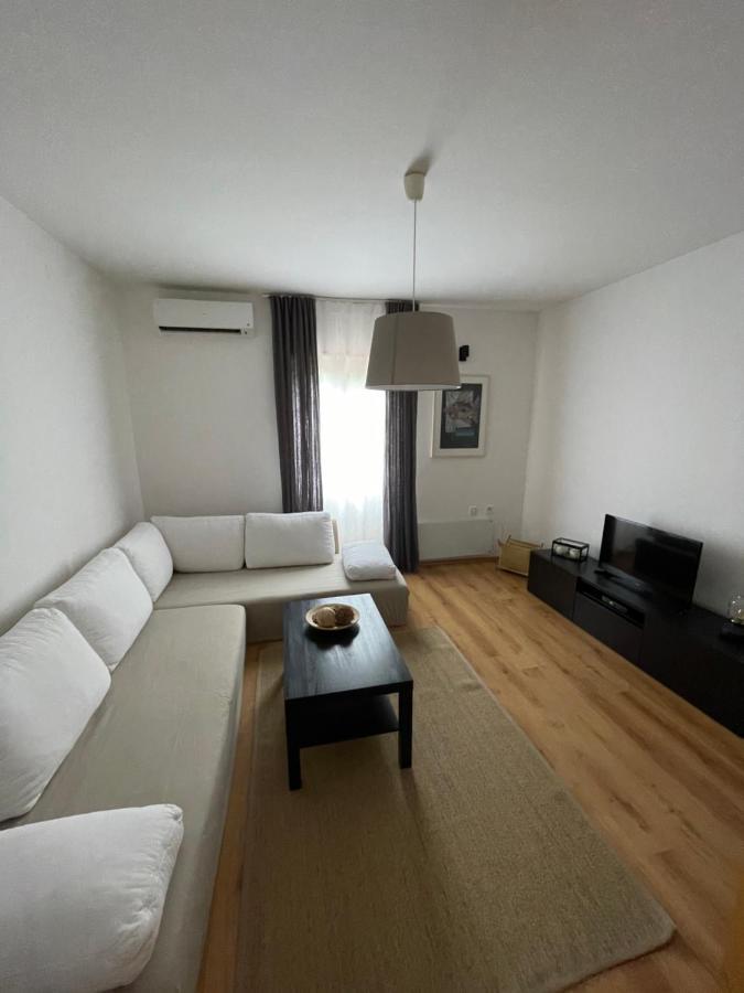 Holiday Home Cesarica Karlobag Ngoại thất bức ảnh