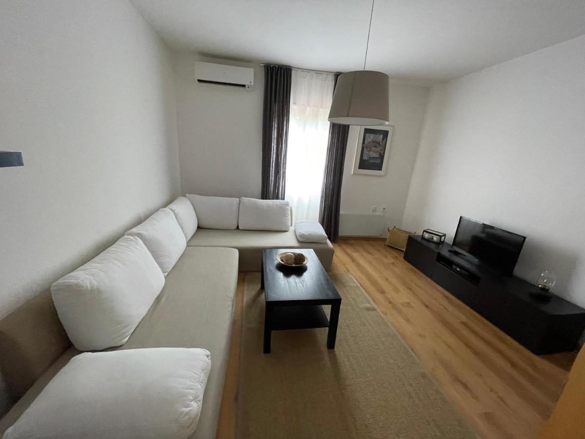 Holiday Home Cesarica Karlobag Ngoại thất bức ảnh