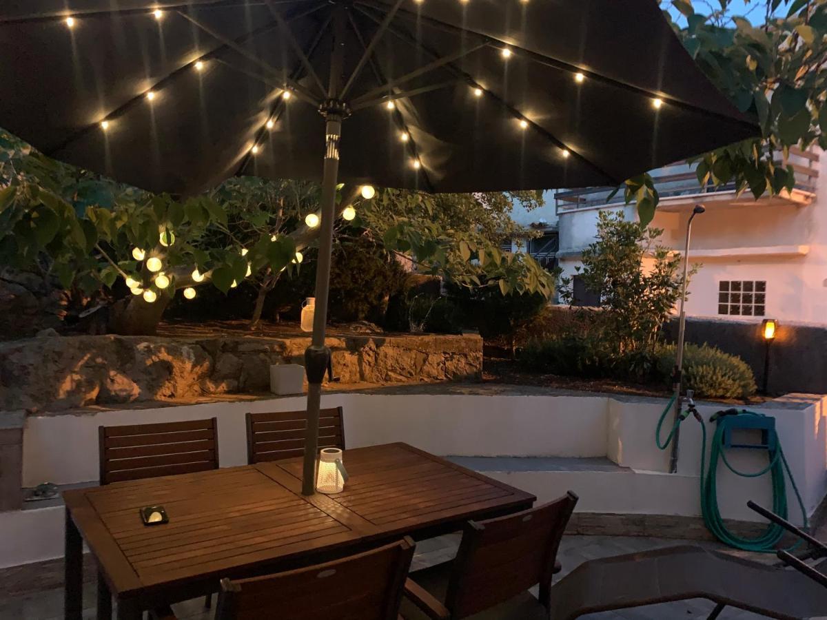 Holiday Home Cesarica Karlobag Ngoại thất bức ảnh