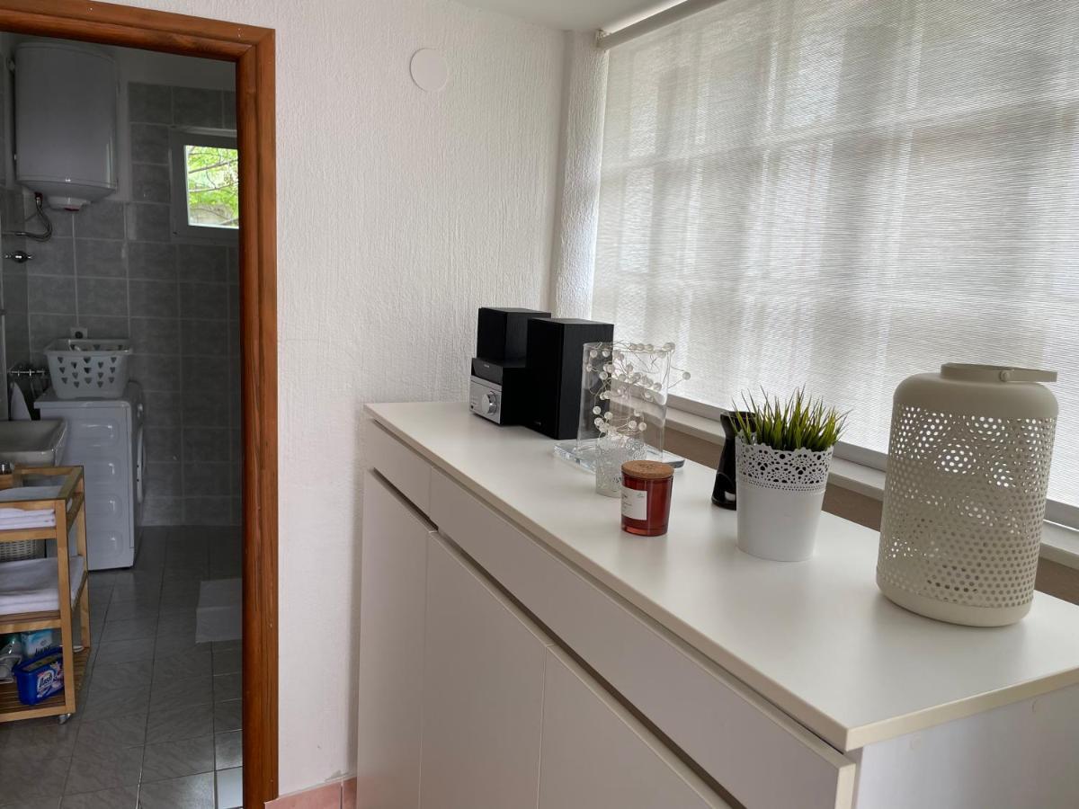Holiday Home Cesarica Karlobag Ngoại thất bức ảnh
