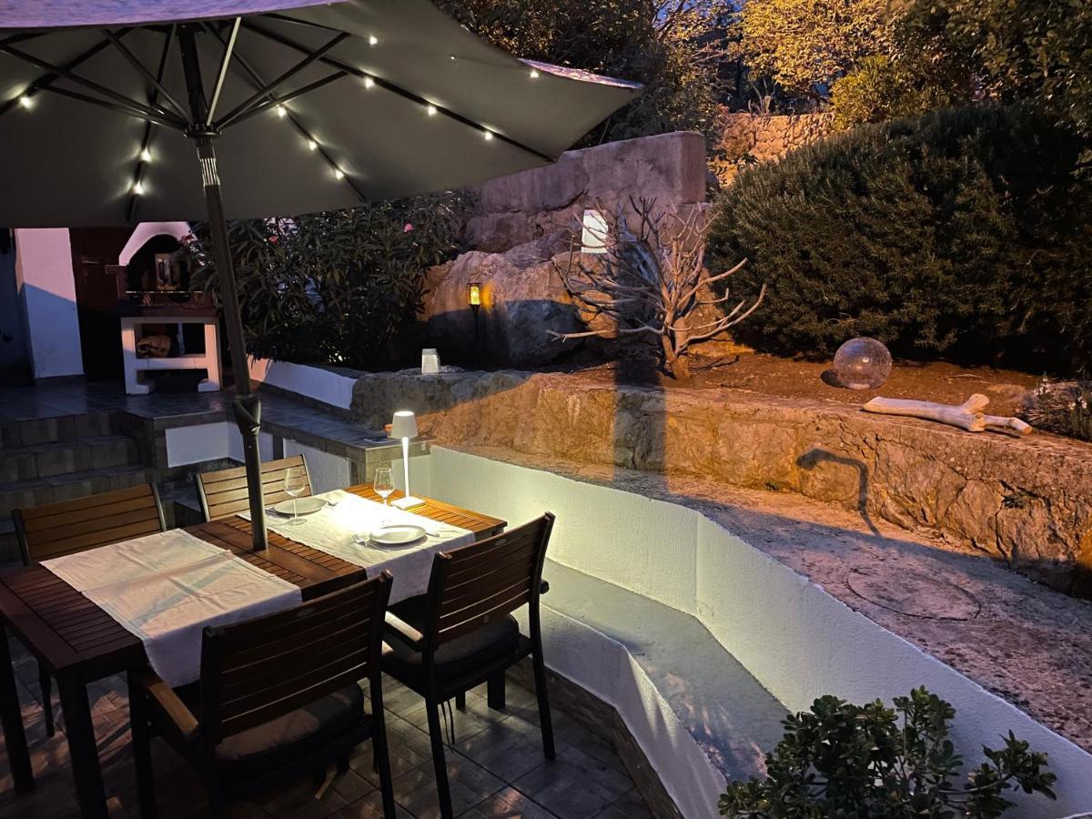 Holiday Home Cesarica Karlobag Ngoại thất bức ảnh